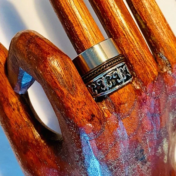 8 RINGS | Rhinestone | Mixed Metals Stack - Picture 5 of 15